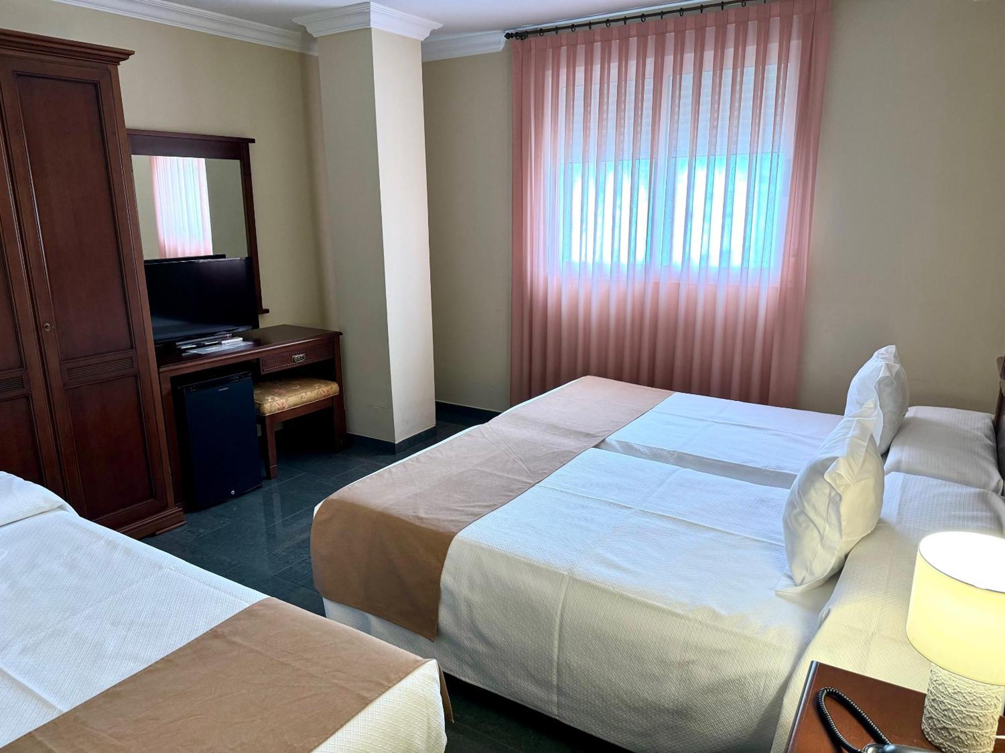 Hotel Kazar Ontinyent Esterno foto