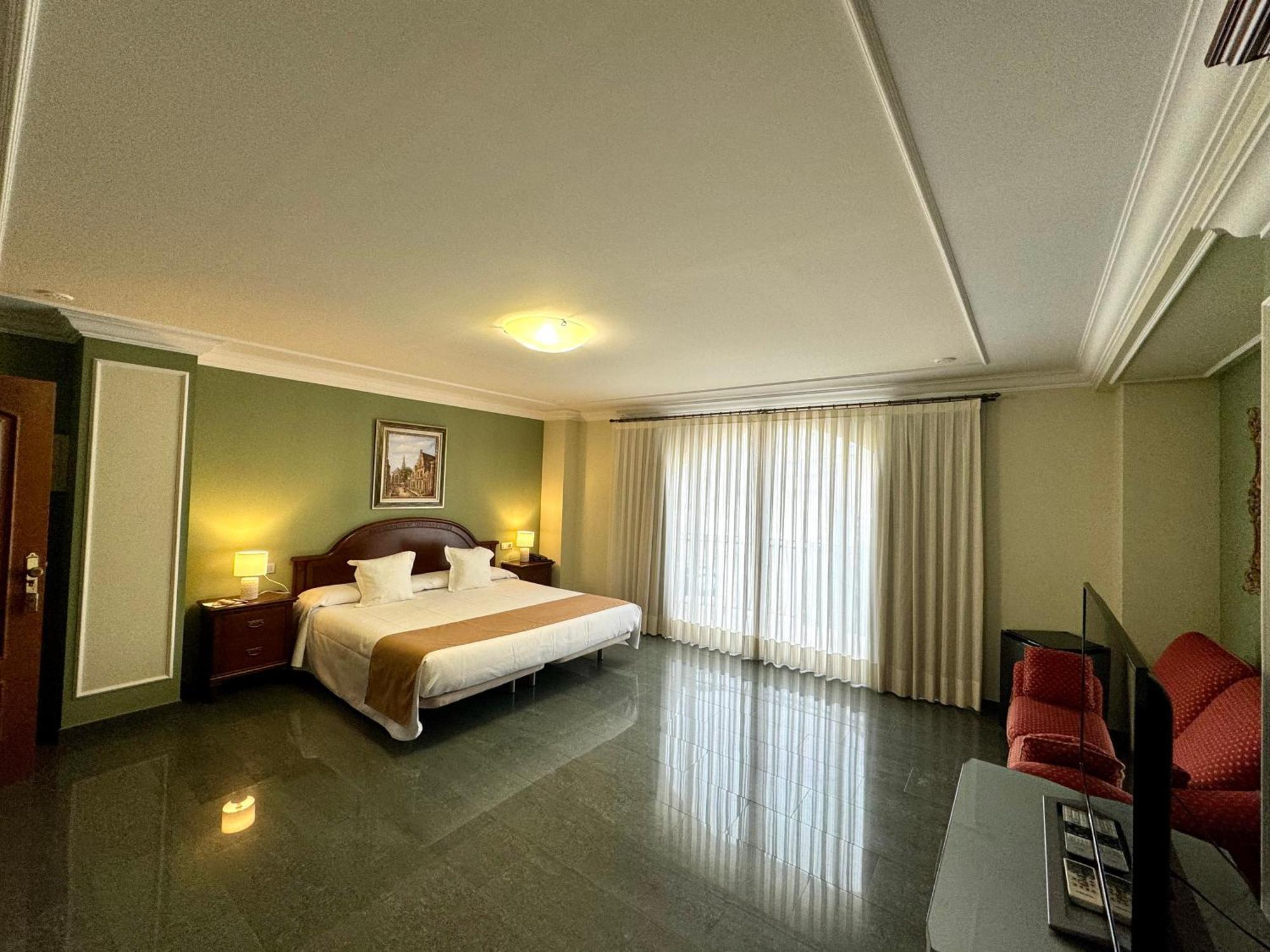 Hotel Kazar Ontinyent Esterno foto