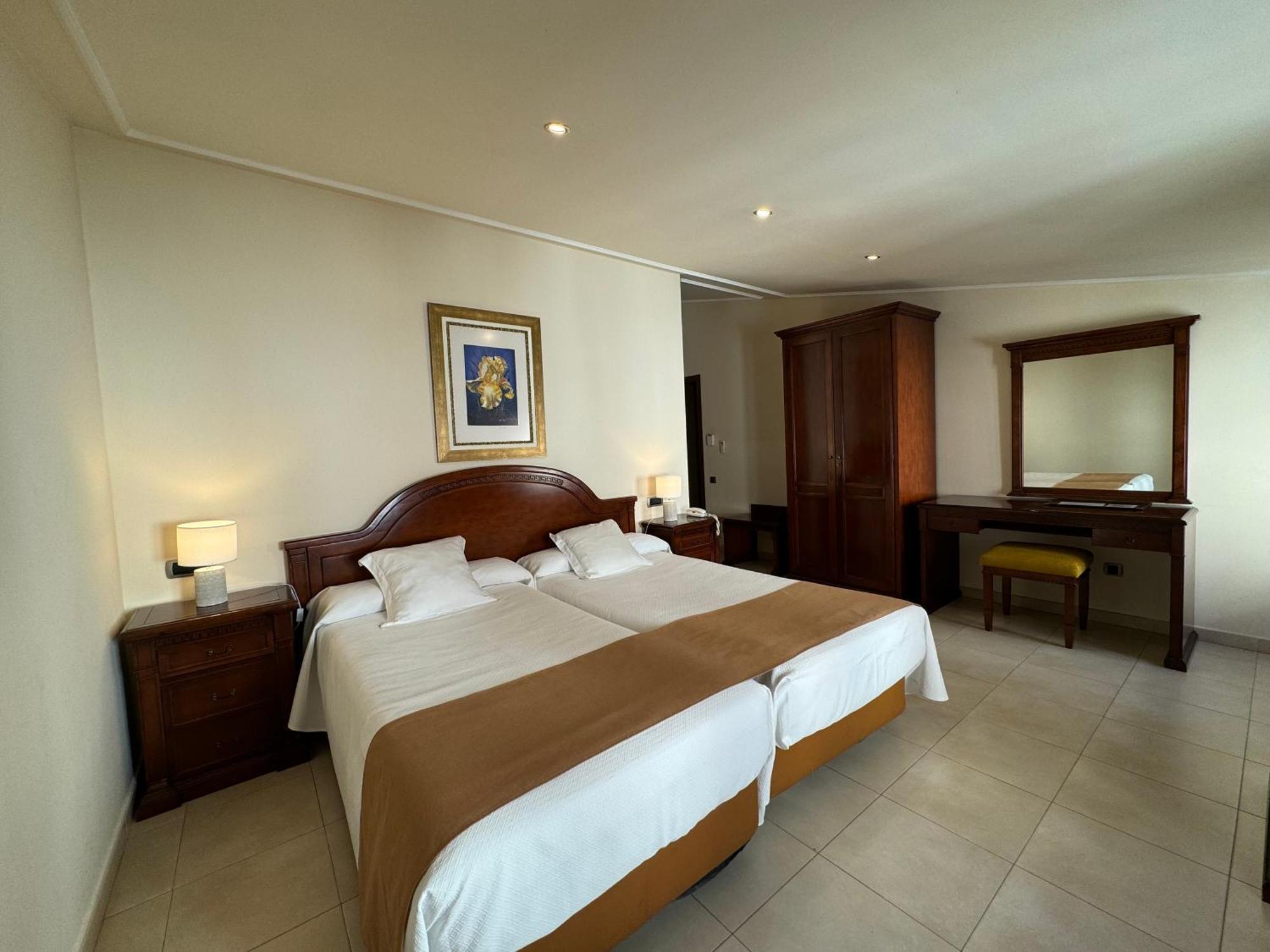 Hotel Kazar Ontinyent Esterno foto