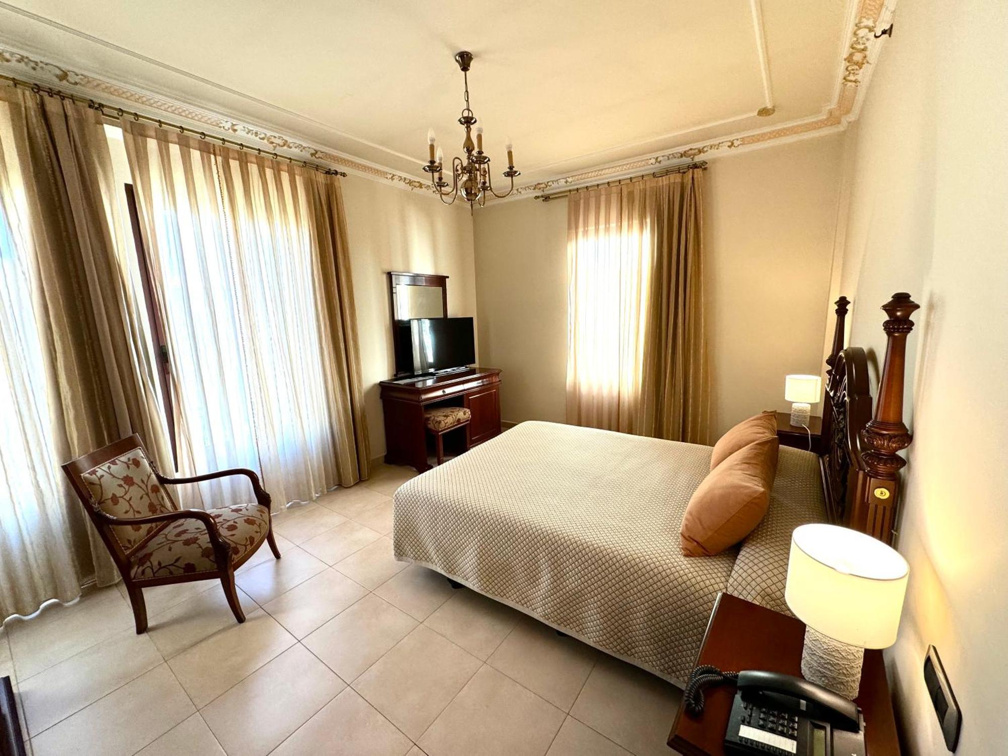 Hotel Kazar Ontinyent Esterno foto