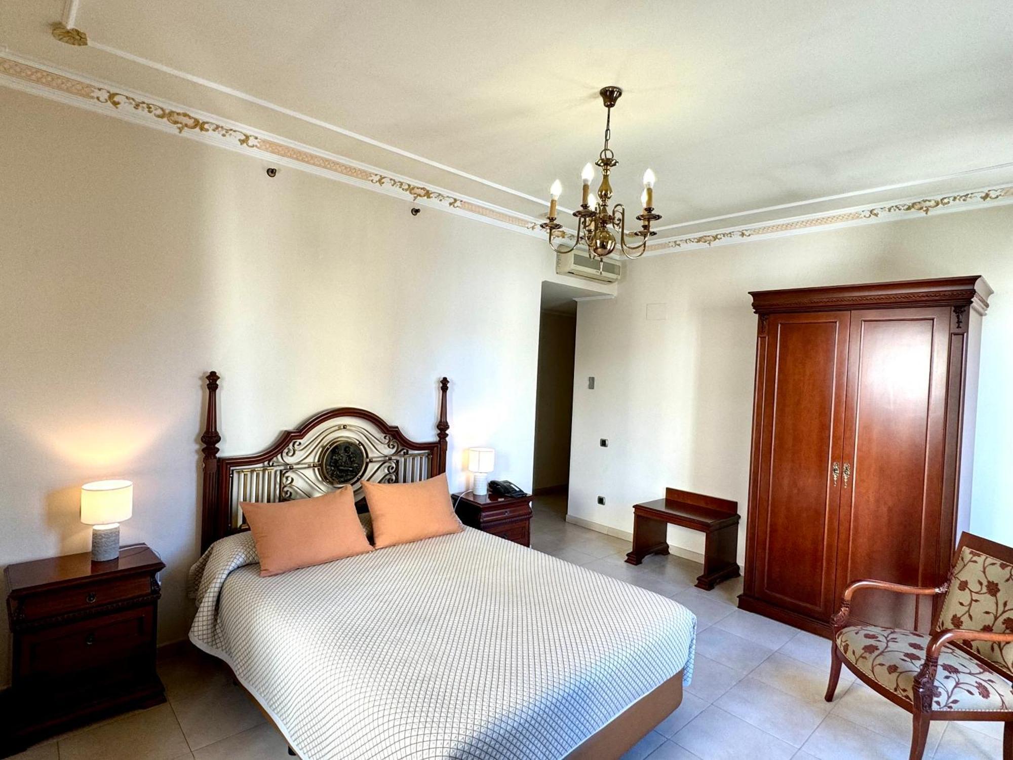 Hotel Kazar Ontinyent Esterno foto
